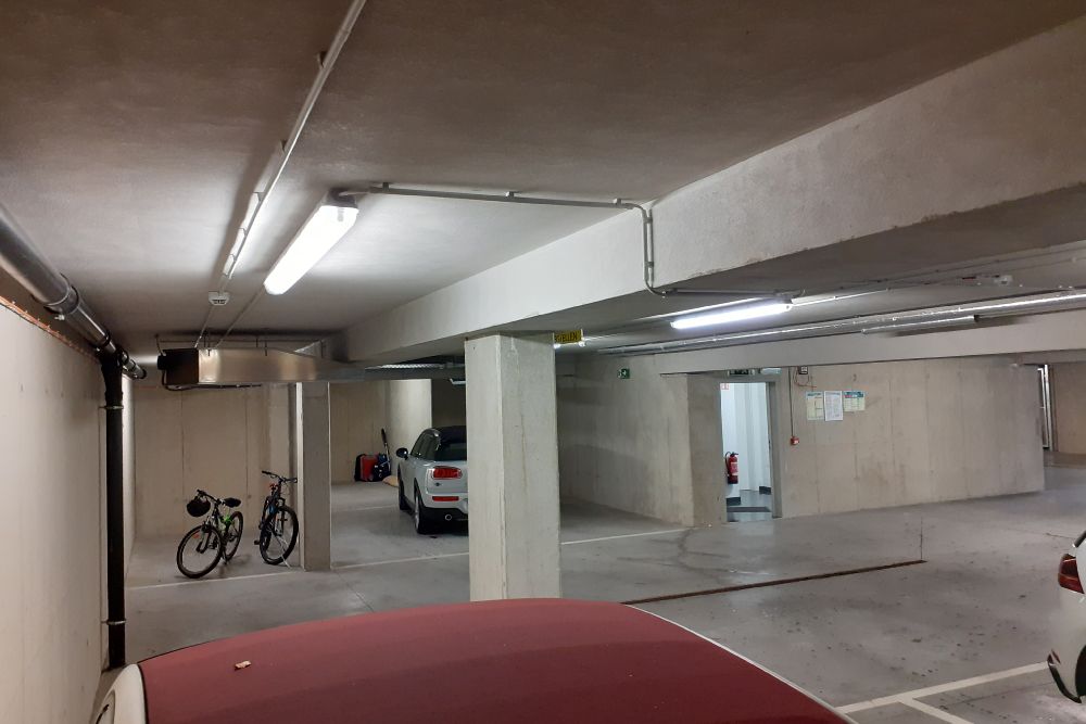Schouweiler - for rent : Inside Parking